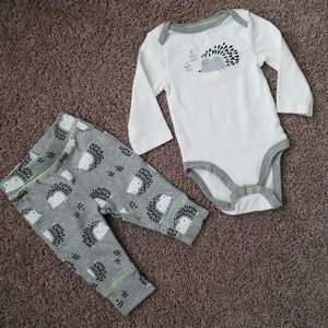 Neutral baby outfit 0-3 months